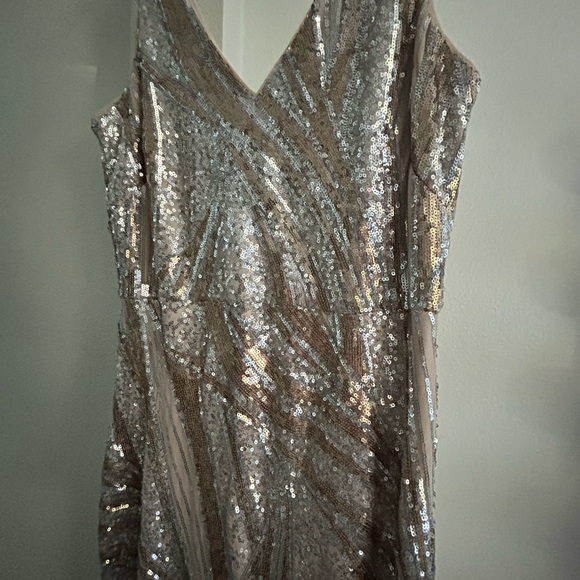 Only worn once - Picture 2 of 2